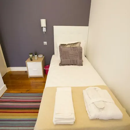 Rua Luciano Cordeiro Bhuiyan Family Host *