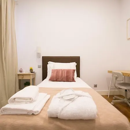 Homestay Rua Luciano Cordeiro Bhuiyan Family Host Lisbon