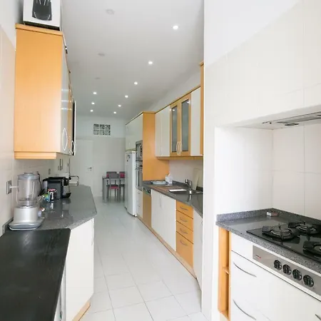 홈스테이 Rua Luciano Cordeiro Bhuiyan Family Host 리스본