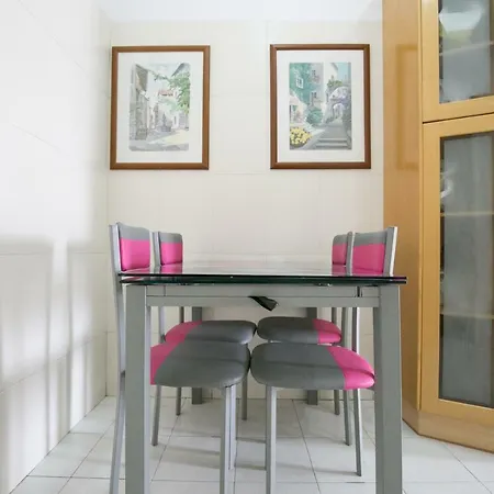 Rua Luciano Cordeiro Bhuiyan Family Host *
