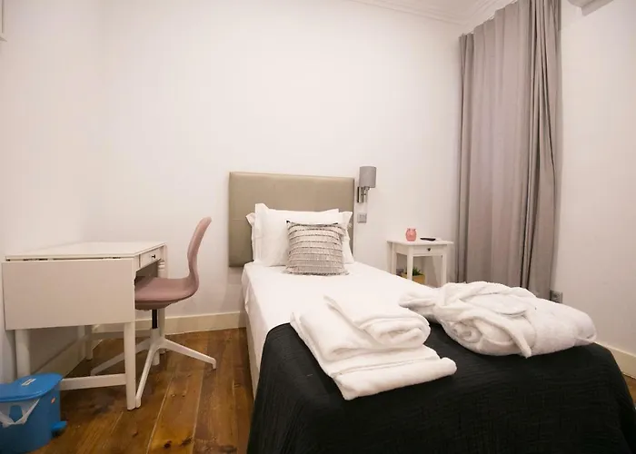 Quarto em Acomodações Particulares Rua Luciano Cordeiro Bhuiyan Family Host